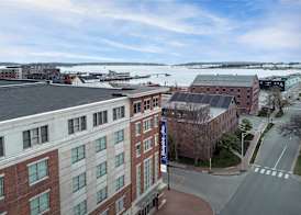 Hampton Inn Portland Downtown - Waterfront 2