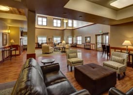 Clarion Hotel & Suites 5