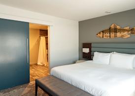 Lakehouse Resort 4