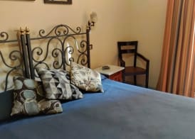 Nicolas Inn 4
