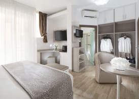 Hotel Riviera 5