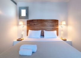 Paros Comfy Suites 4