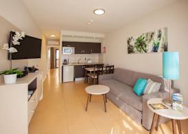 Apartamentos Playa Feliz 5