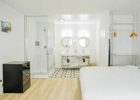 The Belmont Shore Inn 4