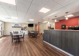 Econo Lodge Dayton North 3