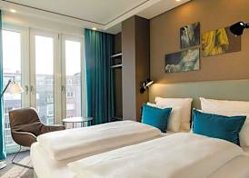 Motel One Amsterdam-Waterlooplein 3