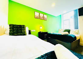 High Tide Hotel Oyo 5