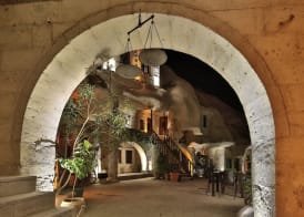 Shoestring Cave House 2