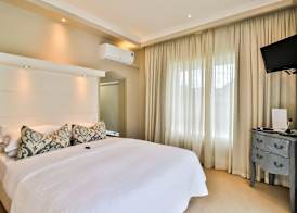 Hermanus Beachfront Lodge 2