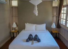 HIP Seaview Resort @ Phi Phi 4