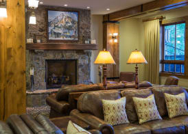 The Lodge at Mountaineer Square, A Vail Resorts Property 3