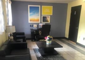 Days Inn by Wyndham Lake City I-10 2