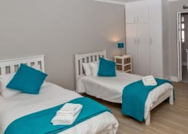 Ons C-Huis - Gansbaai Seafront Accommodation, back-up power 3