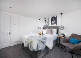 Central Plymouth 2Bed Apartment-Sleeps 4 3