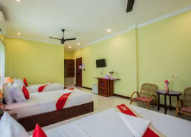 Side Walk Hotel 4