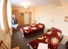 Hotel Daisy Budget 4