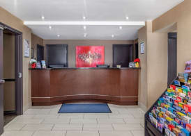 EconoLodge Downtown Toronto 2