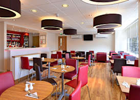 Travelodge London Raynes Park 3