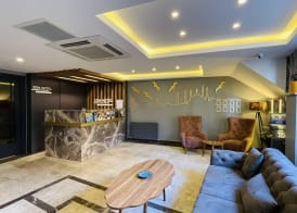 Zem Hotel 4