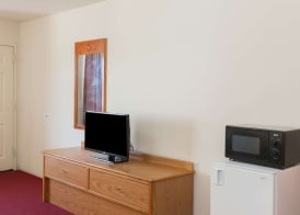 Days Inn by Wyndham Castaic Six Flags Magic Mountain 4