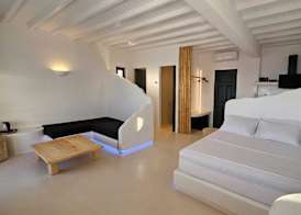 ELLI TROPiCAL LUXURY SUITES SUNSET-INFINITY POOL- SEA SIDE-NEAR CENTER PARKING 2