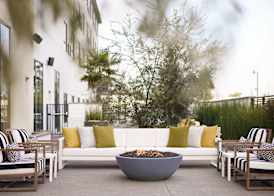 Hotel Centro Sonoma Wine Country, Tapestry Collection Hilton 3