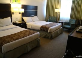 Days Hotel by Wyndham Iloilo 4