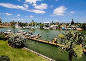 Treasure Island Hotel and Marina 2