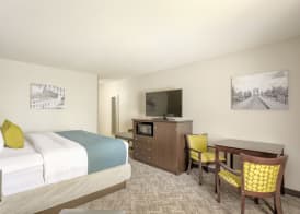 Comfort Inn & Suites Tualatin - Lake Oswego South 5