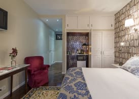 Belvedere Boutique - Adults only 5