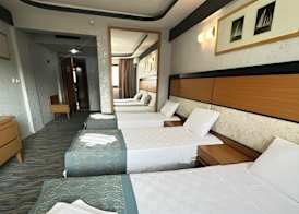 Unaten Otel 4