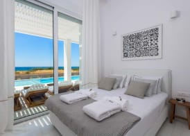 Seashore Villa - Luxury Beachfront - Pool & Sea View 3