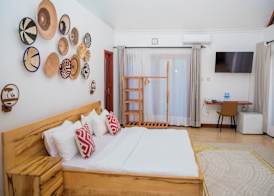 Shose Farmhouse Chalets & Campsite 5