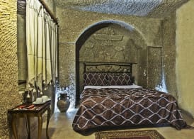 Antique Terrace Cave Suites 4