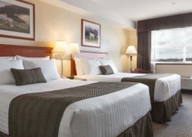 Days Inn & Suites by Wyndham Langley 4