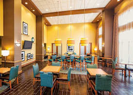 Hampton Inn & Suites Chesapeake-Square Mall 4