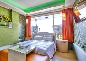 Gold Motel 5