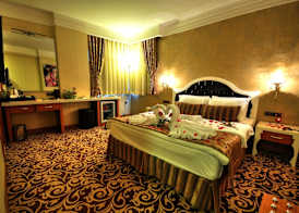 Golden Deluxe Hotel 4