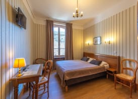 Logis Hotel de La Cloche 3