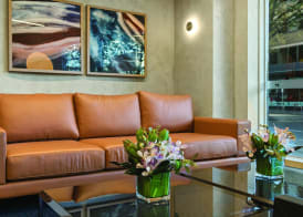 Vibe Hotel Melbourne 3