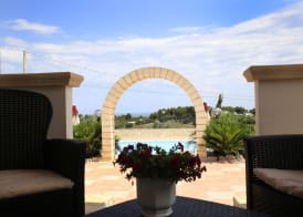 B&B Hibiscus 5