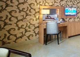 Corinthia Villa Hotel 4