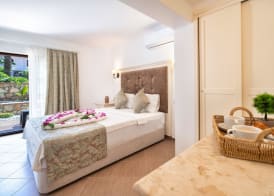 Ata Lagoon Beach Hotel 3