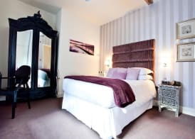 The Royal Hotel 5
