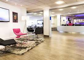Novotel Fontainebleau Ury 2