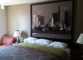 Super 8 by Wyndham Bedford DFW Airport West 4