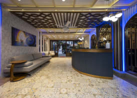 Castle Old Town Hotel 3