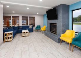 Days Inn by Wyndham Eagle River 3