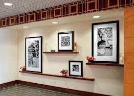 Hampton Inn Seymour 5
