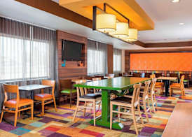 Fairfield Inn & Suites Holland 2